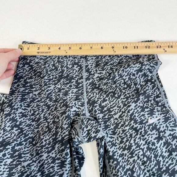 Nike Womens Dri Fit Essential Running Tight Cropped Leggings Black XS 849889-065 - Picture 9 of 12